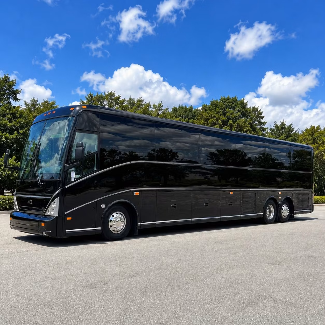 airport shuttle transportation between urbandale and des moines international