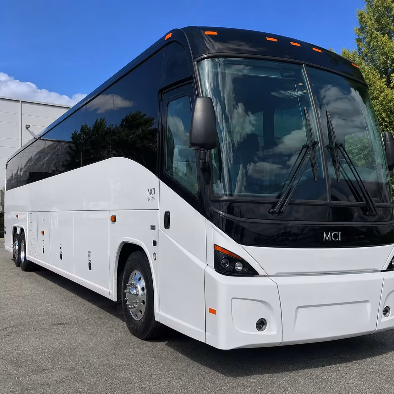 connecting urbandale office parks to des moines employers with reliable shuttle buses