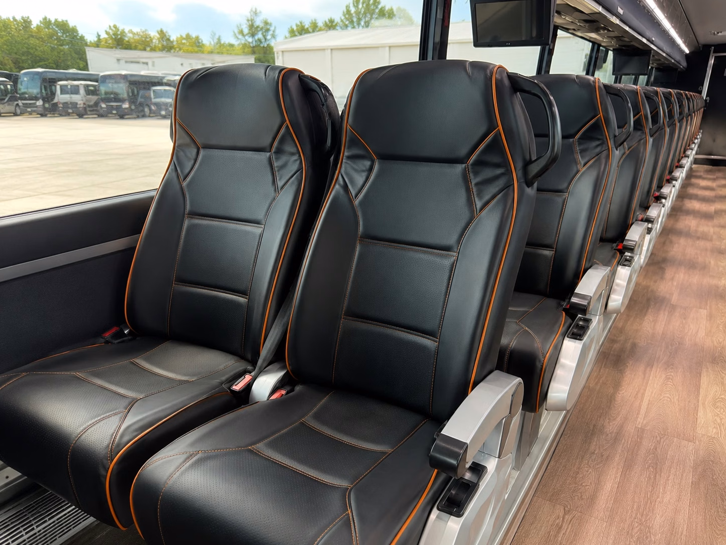 drake bulldogs fan bus rentals from urbandale