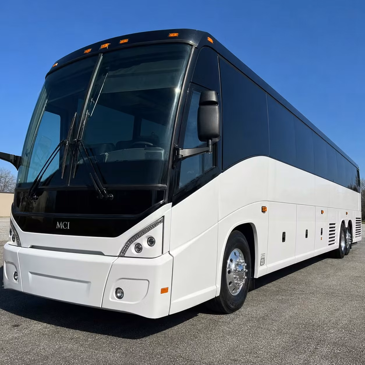 group airport shuttle service to des moines international airport from urbandale